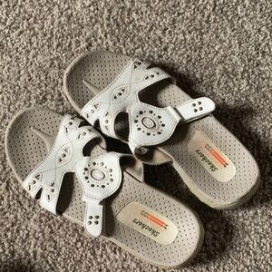 Skechers size 8 sandals